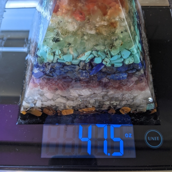 Natural Crystal Stones Resin Pyramid - Picture 2 of 11